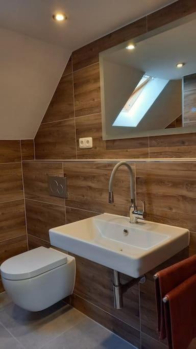 Kleine, Gemuetliche Dachgeschosswohnung Laudenbach  Екстер'єр фото